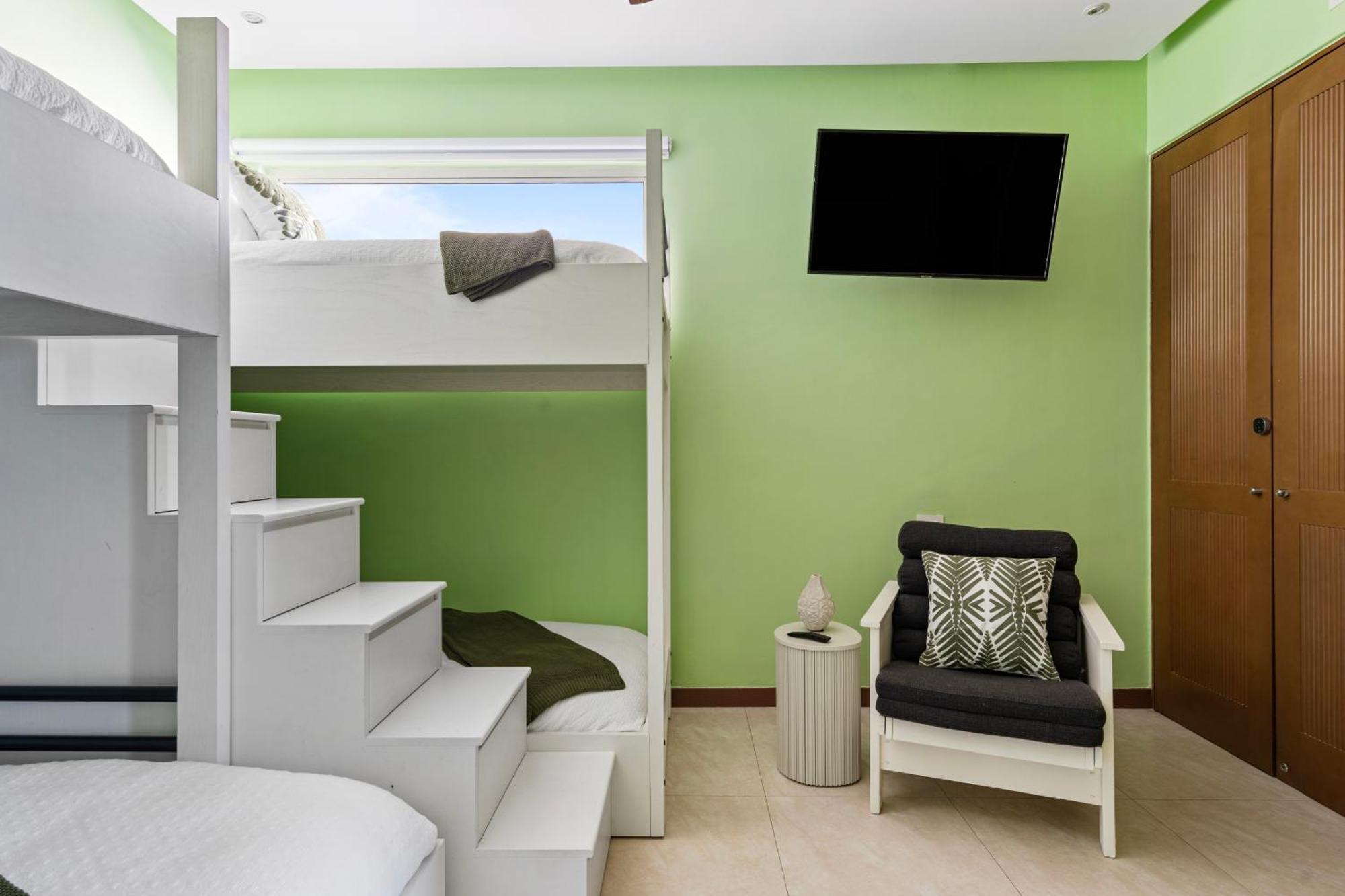 Stylish Peninsula Golf 3br Oasis With Pool Apartamento