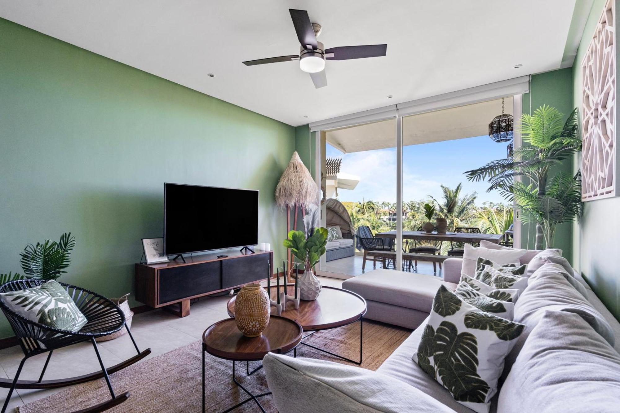 Stylish Peninsula Golf 3br Oasis With Pool *