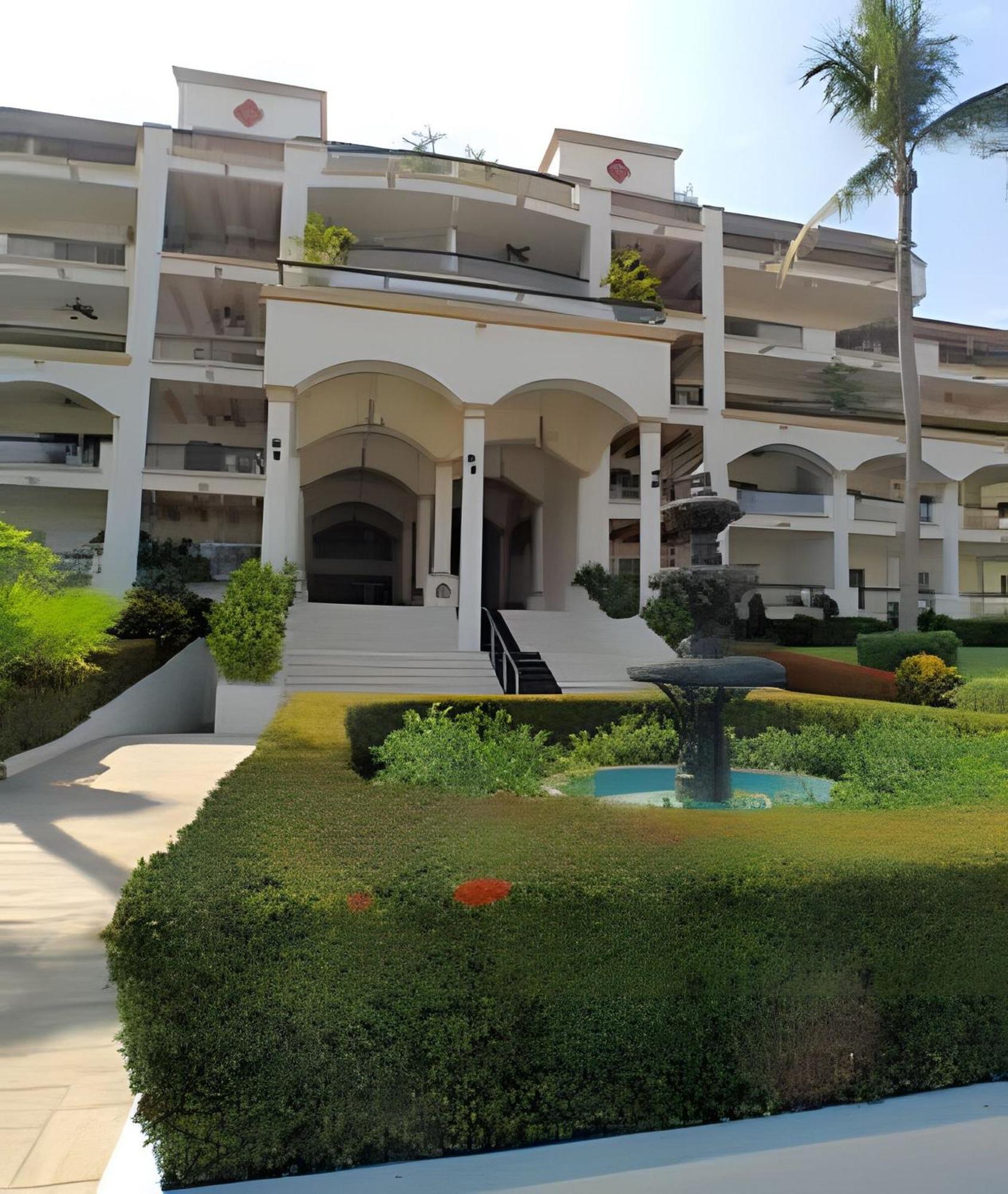 Grand Marina *