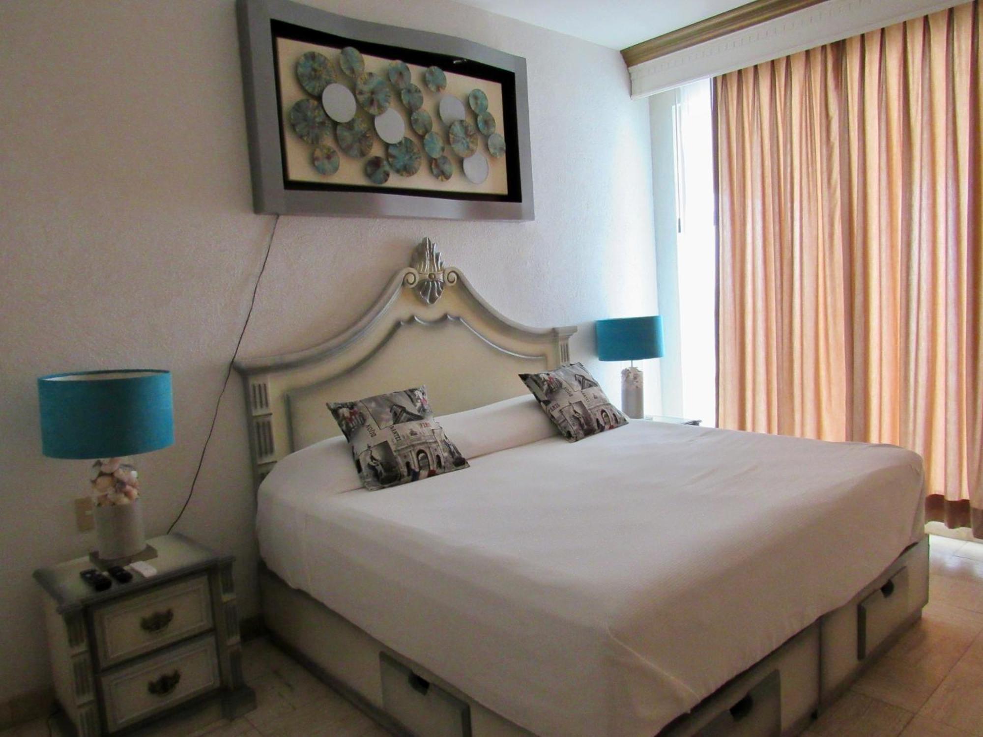 Sayil 3bdr Oceanfront Penthouse By Moikkarentals
