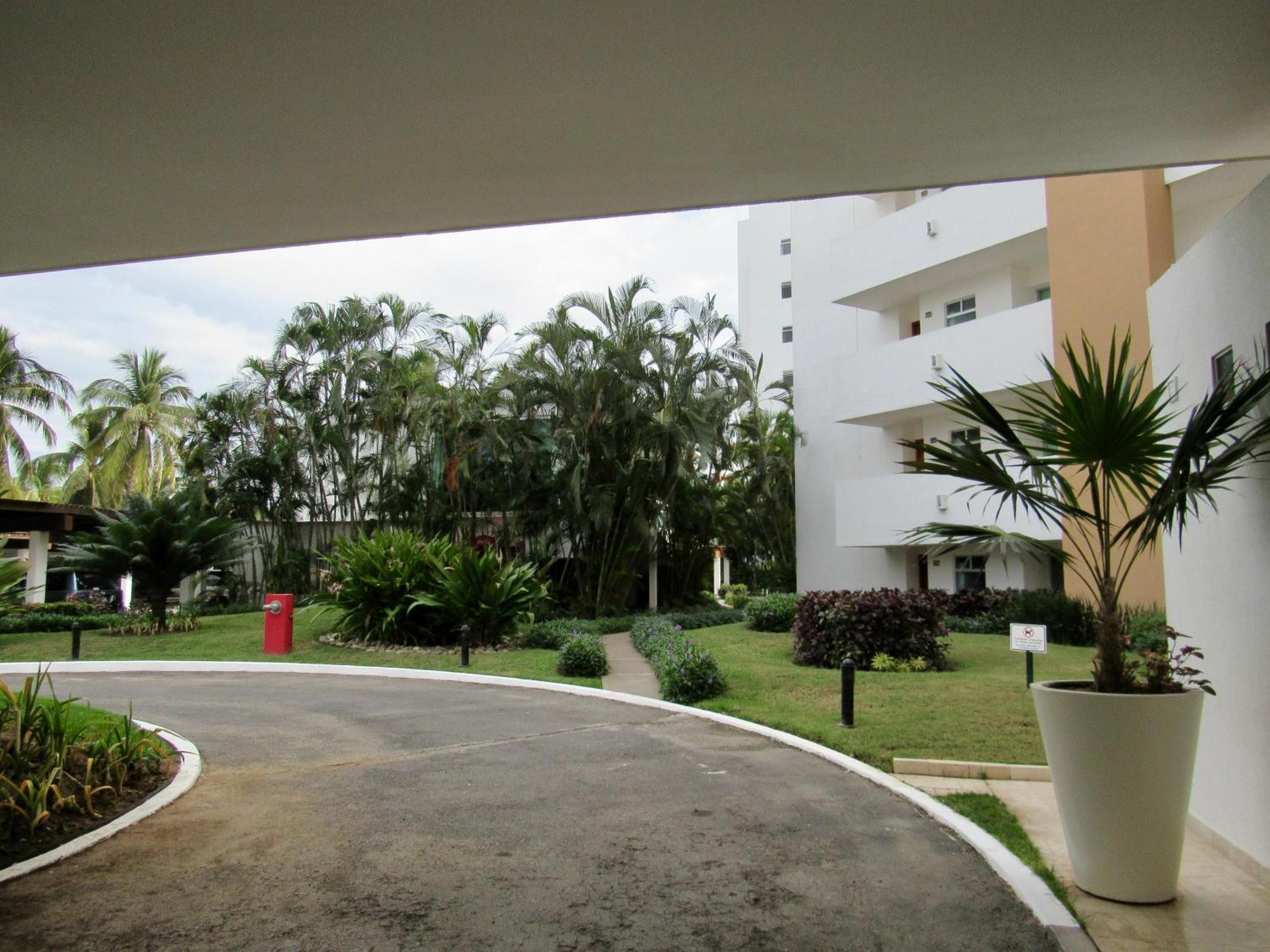 Apartment Sayil 3bdr Oceanfront Penthouse By Moikkarentals