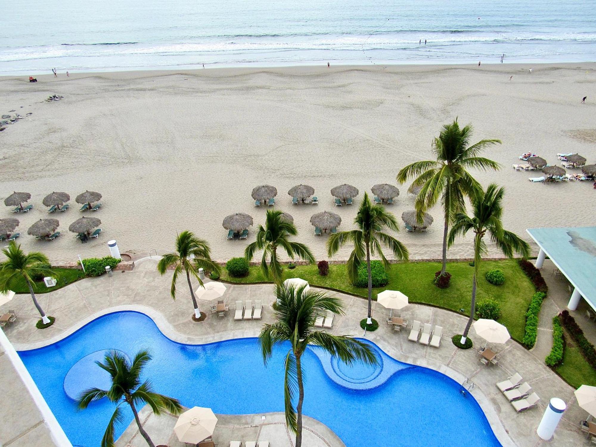 Apartment Sayil 3bdr Oceanfront Penthouse By Moikkarentals *