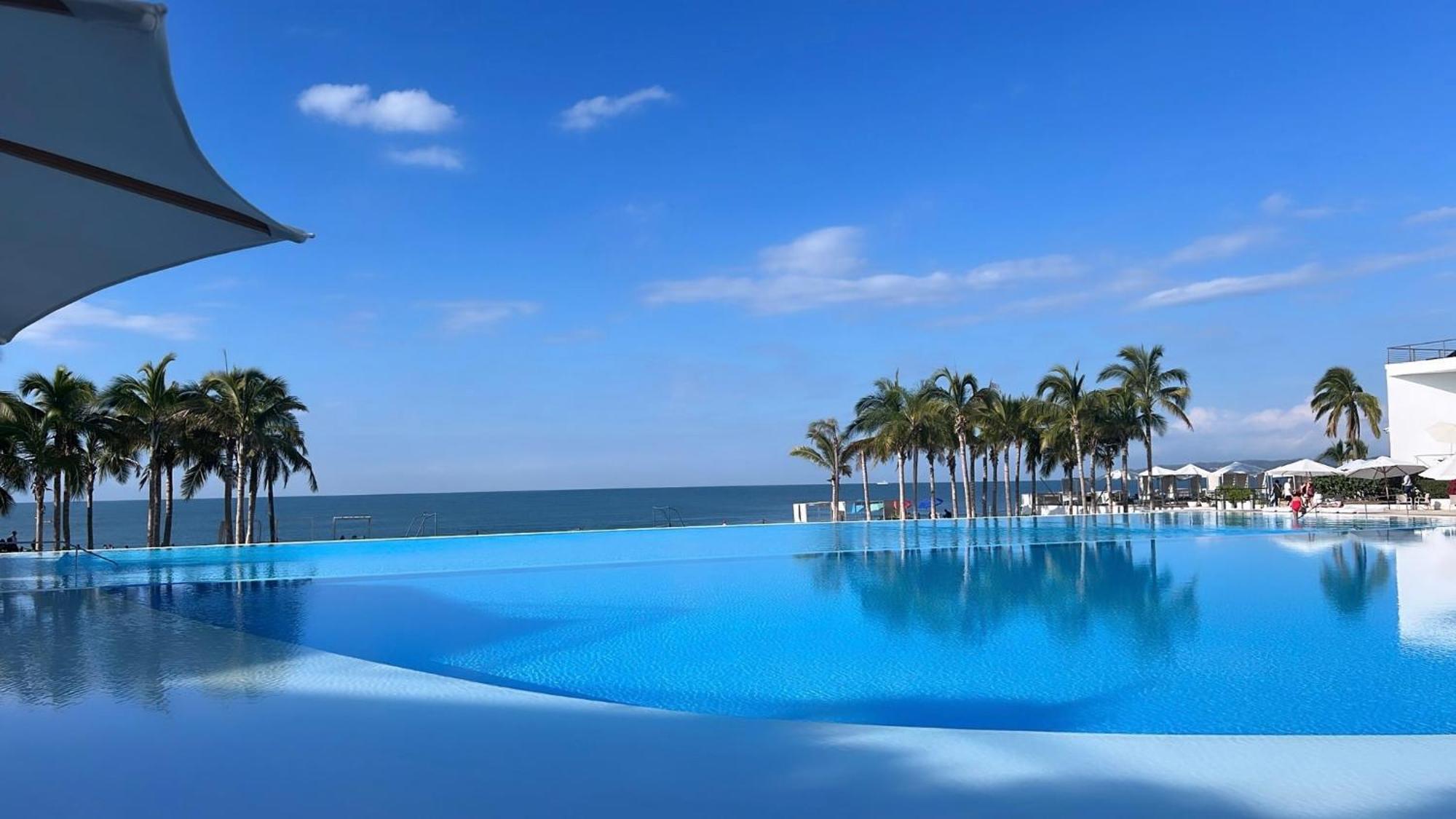 Apartamento Súper Ubicado Y Cómodo Departamento Frente Al Mar Con 2 Terrazas, Albercas Y Otras Amenidades