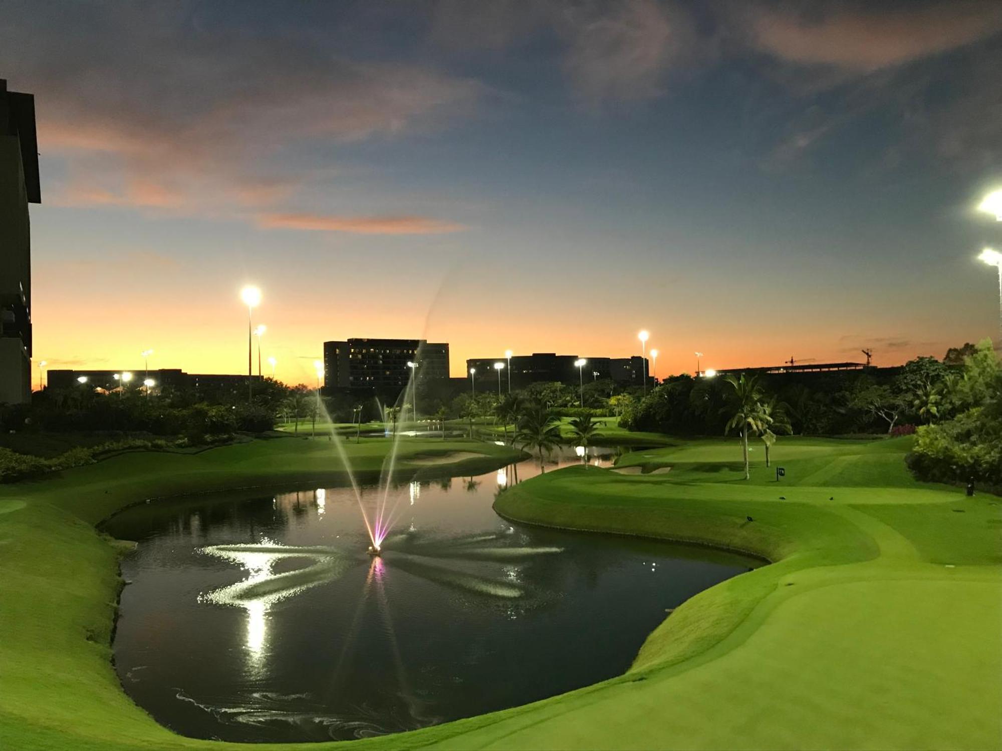 Grand Luxxe With Free Golf Hotel