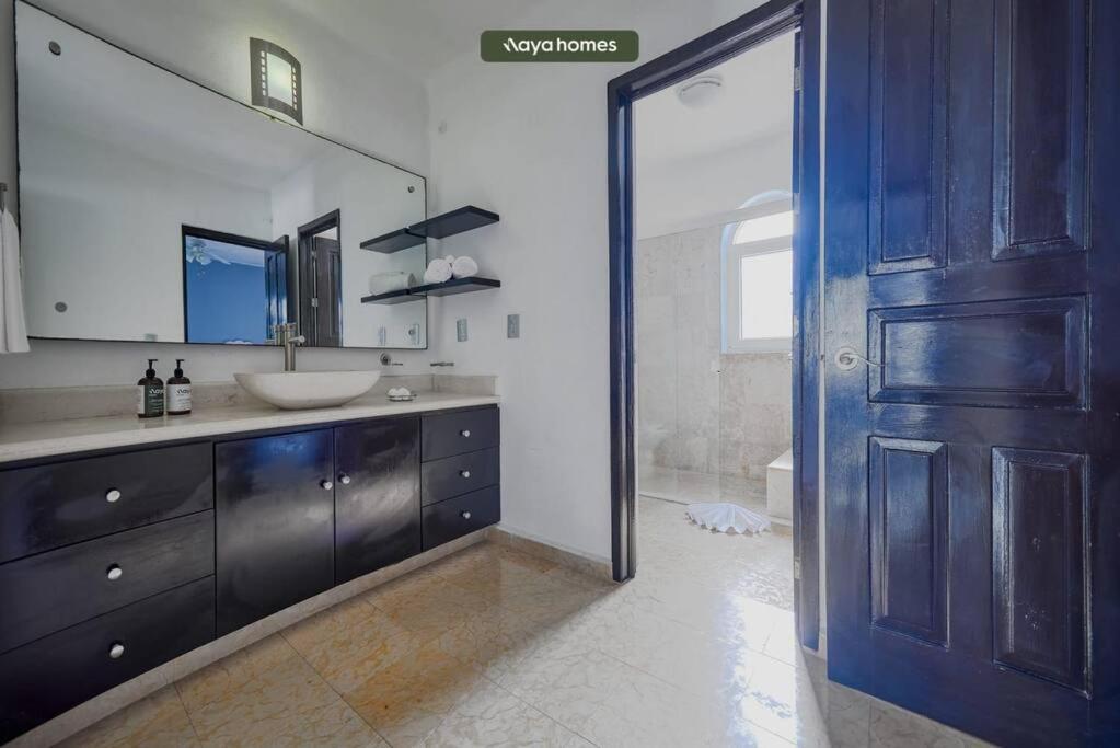 Cozy 3br House Perfect For Families - Pool Сasa de vacaciones