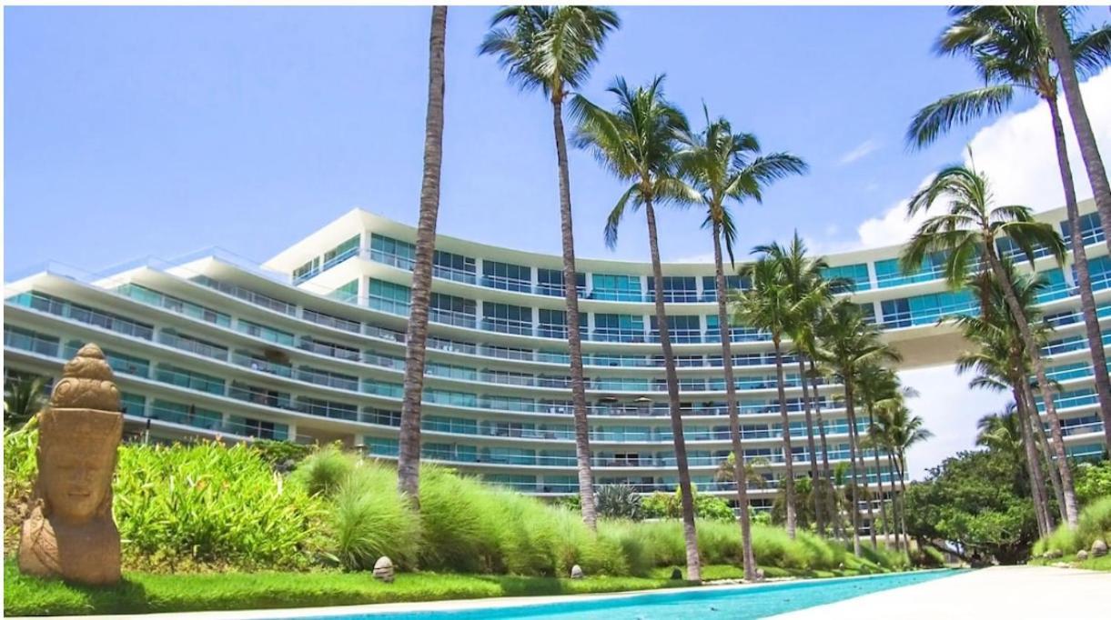 An Iconic Beachfront Apartment- Peninsula *