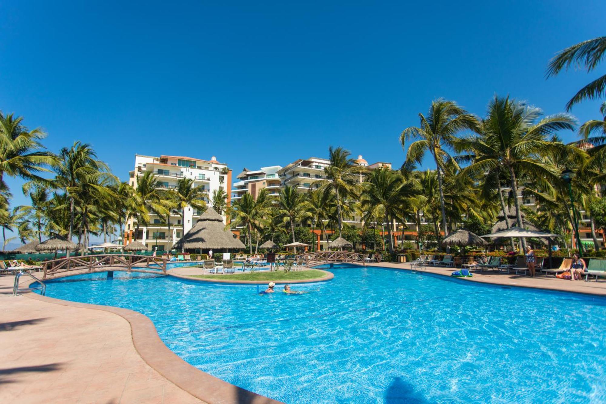 Apartamento Perfect Getaway For Two! Wonderful & Bright Loft, Spacious Balcony Overlooking The Pool Beachfront *