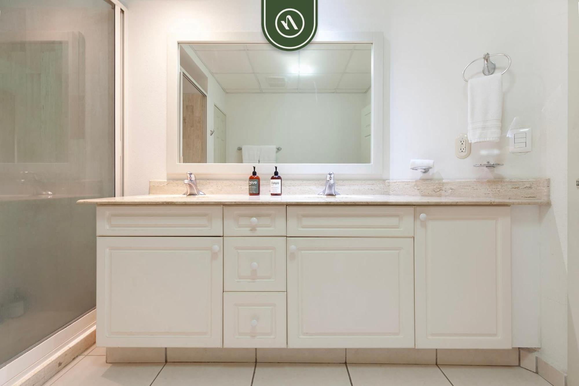 Mexican Styled 2 Bedroom - Beachfront - Pool Apartment Nuevo Vallarta