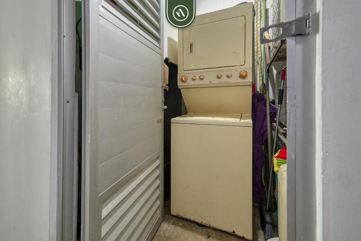 2br With Private Balcony - Access Apartamento