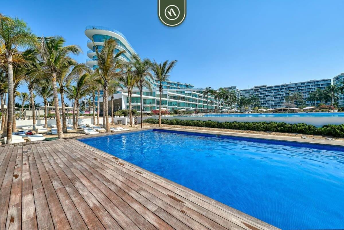 2br With Private Balcony - Access Apartamento