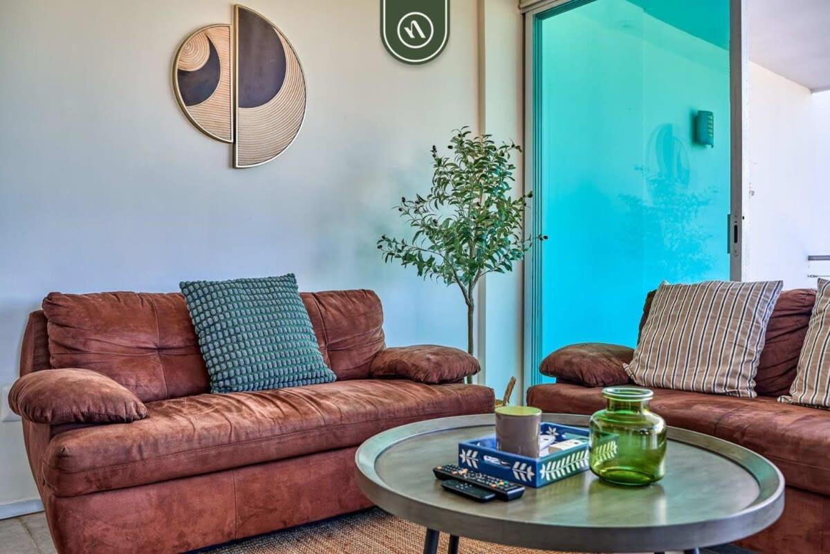2br With Private Balcony - Access Apartamento
