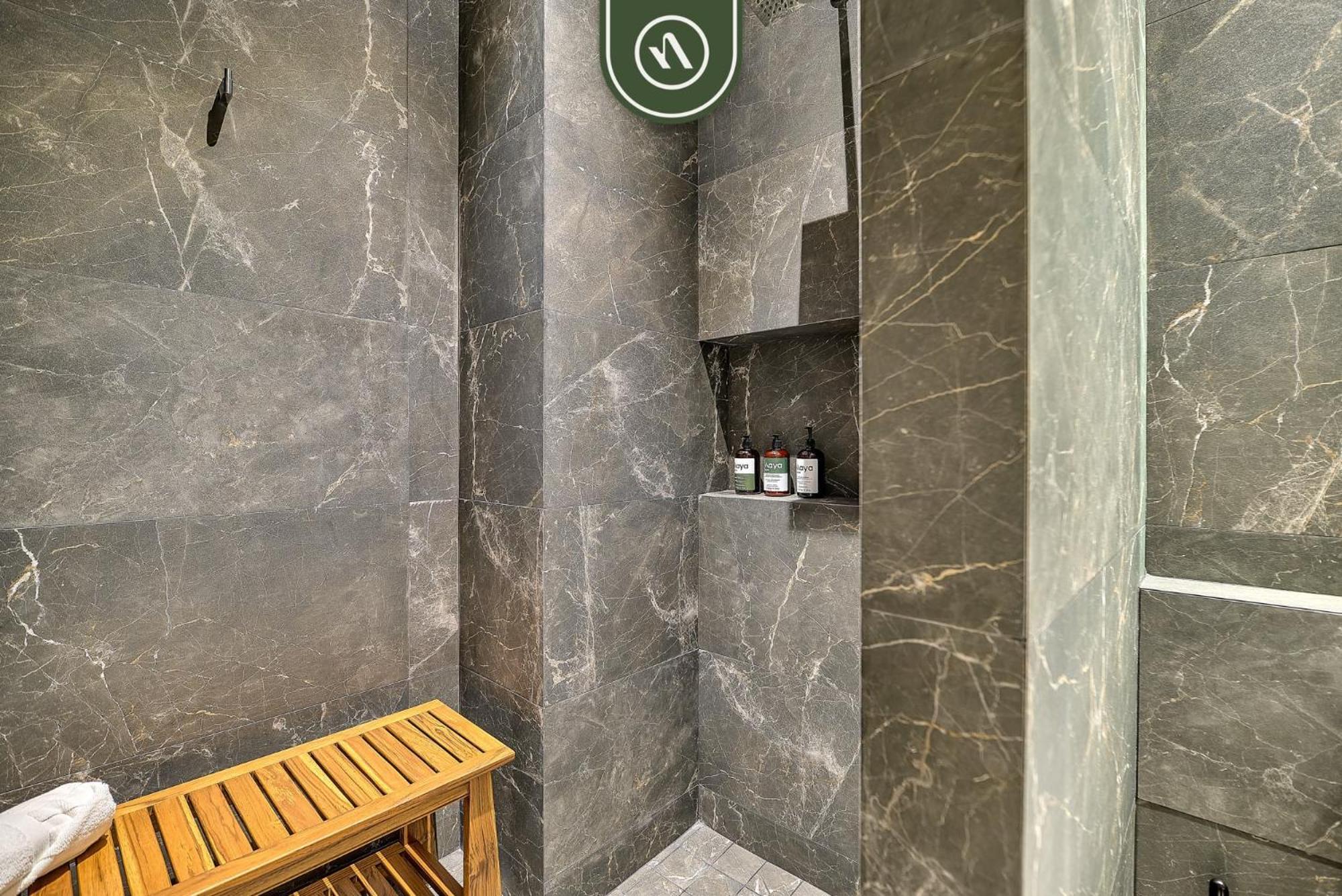 2br In - Private Terrace *