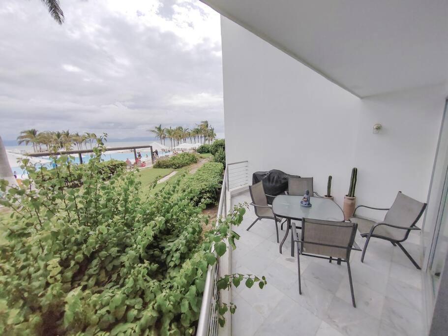 Beachfront Bliss At Aria Ocean Flamingos Apartamento