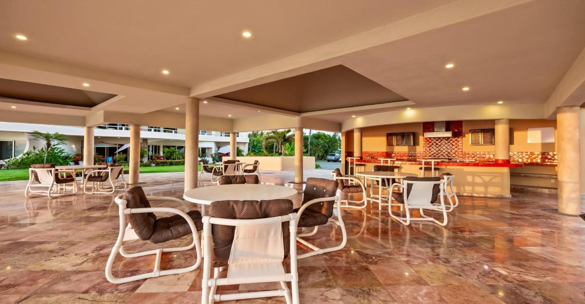 Ocean Front With Pool Sleeps 6 Adults-quinta Del Mar 203 Apartamento Nuevo Vallarta