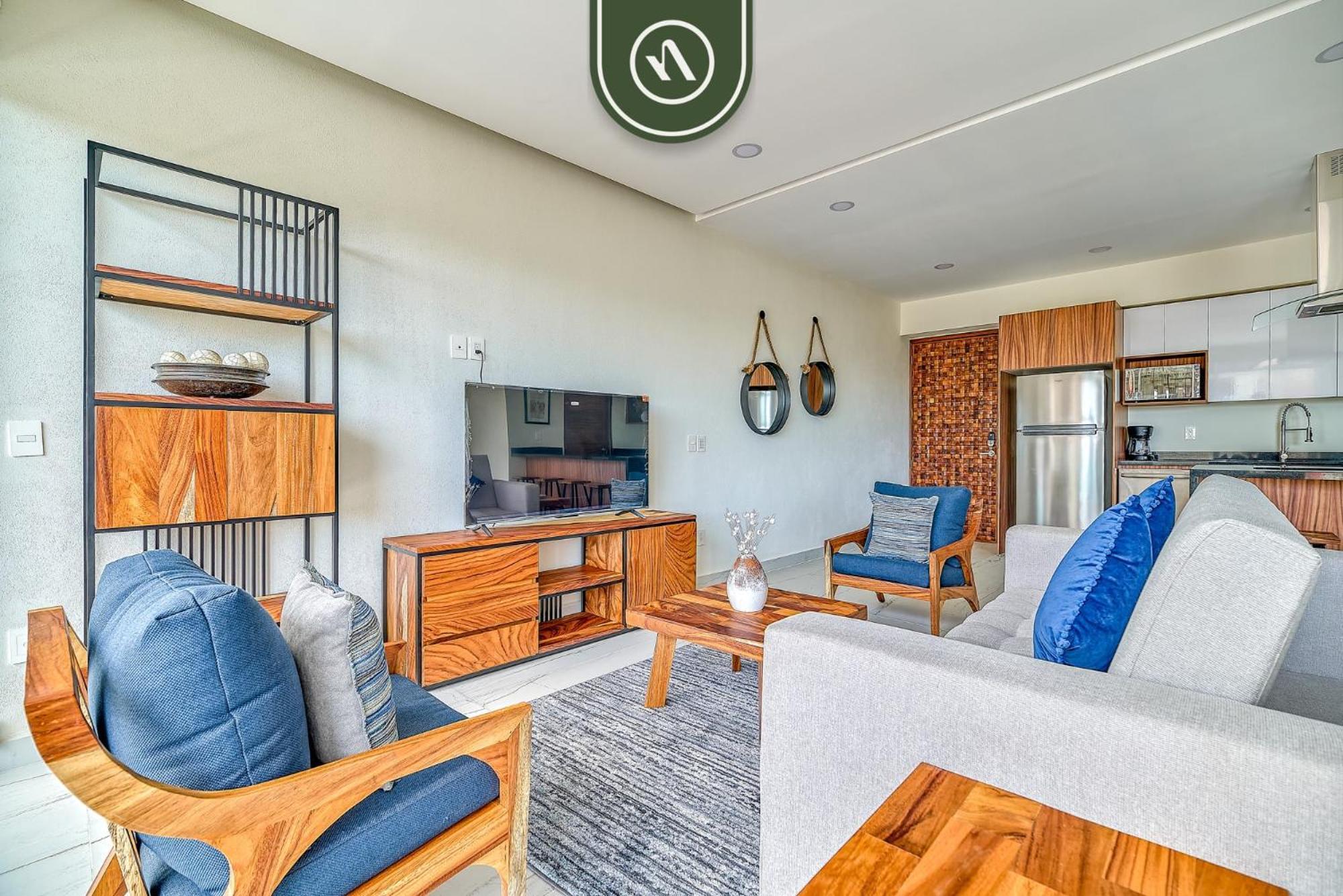 New 2 Bedroom One Street From - Pool - Gym Apartamento