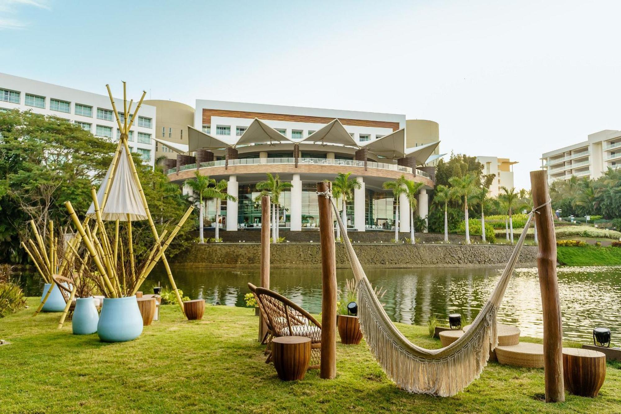 Resort The Grand Luxxe Four Bedroom Oceanview