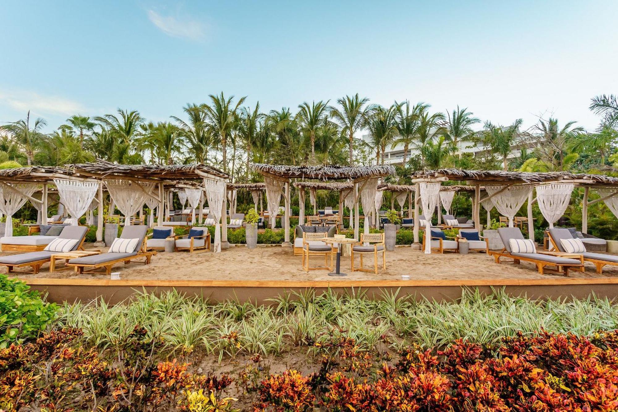 The Grand Luxxe Four Bedroom Oceanview Resort 5*