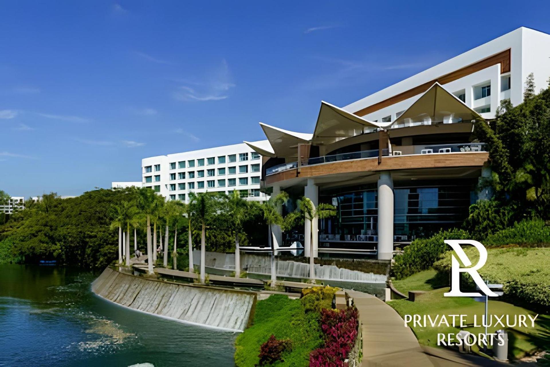 Grand Luxxe - Two Bedroom Spa Resort