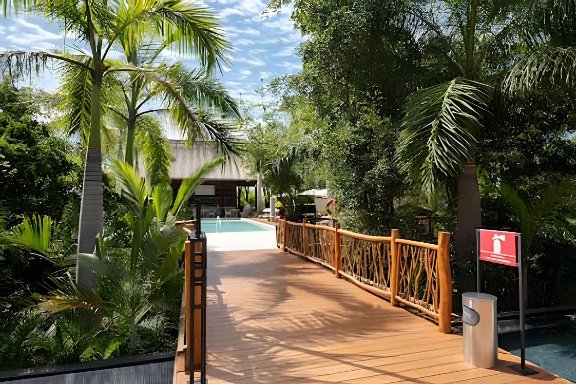 Resort The Four Bedroom Empire Estates *