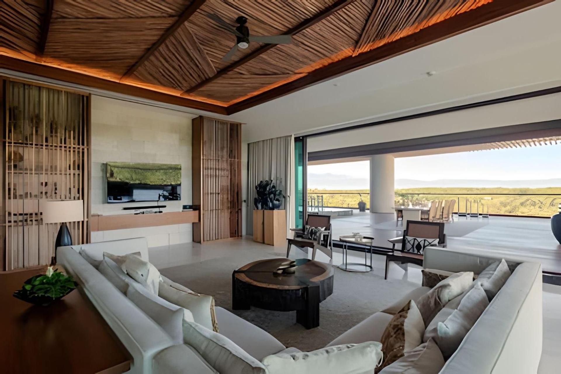 Resort The Four Bedroom Empire Estates *