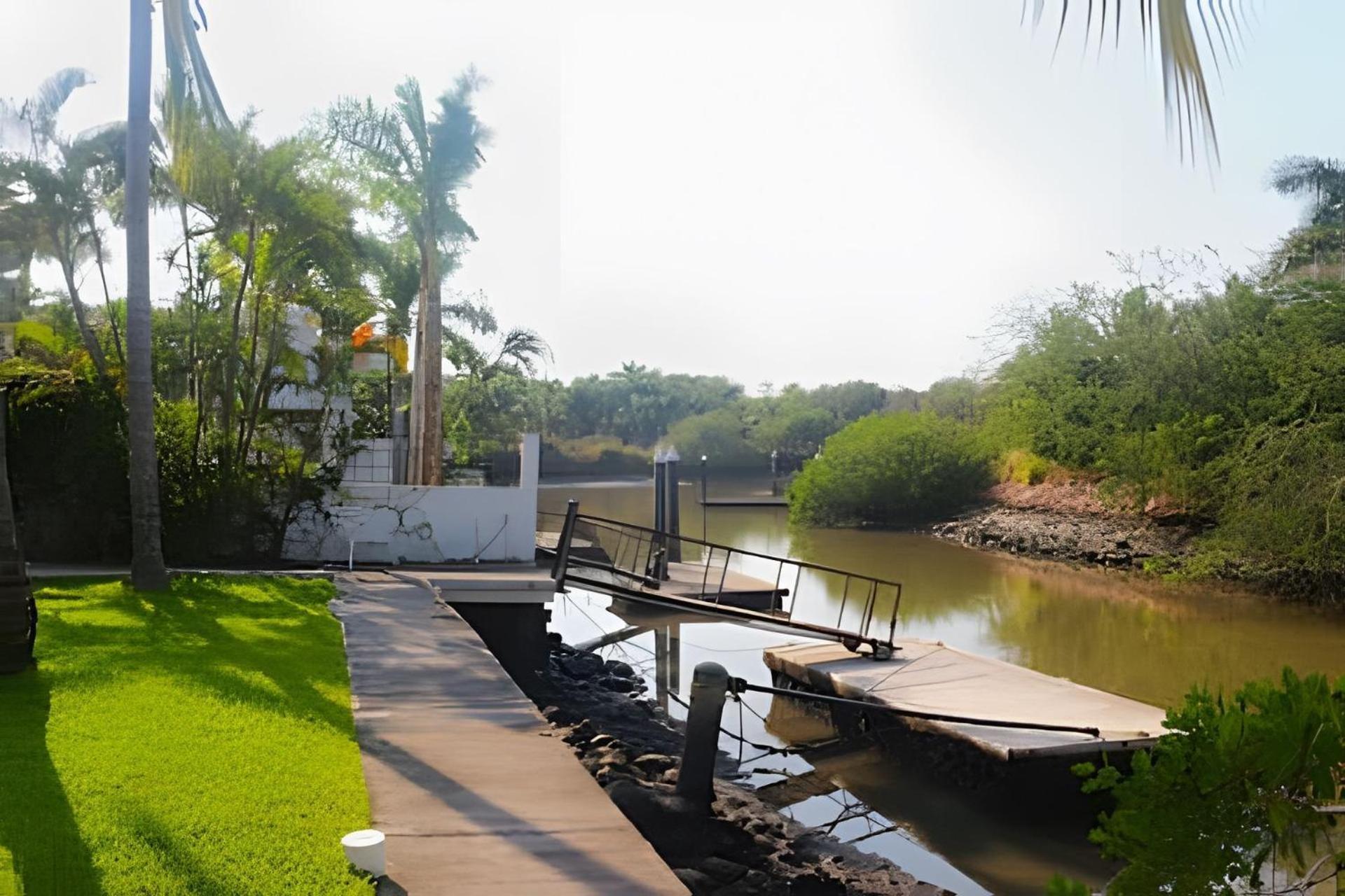Сasa de vacaciones Casa De Abuelos Con Jardin Y Vista Al Canal *