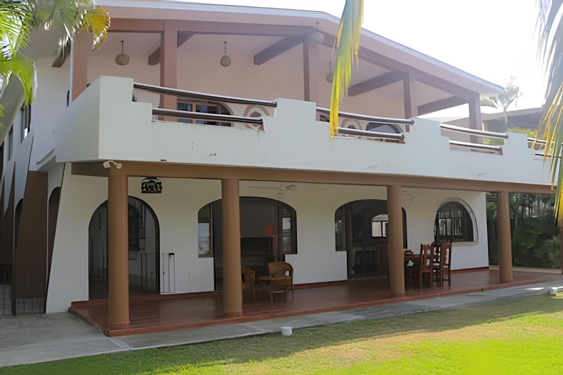 Casa De Abuelos Con Jardin Y Vista Al Canal *