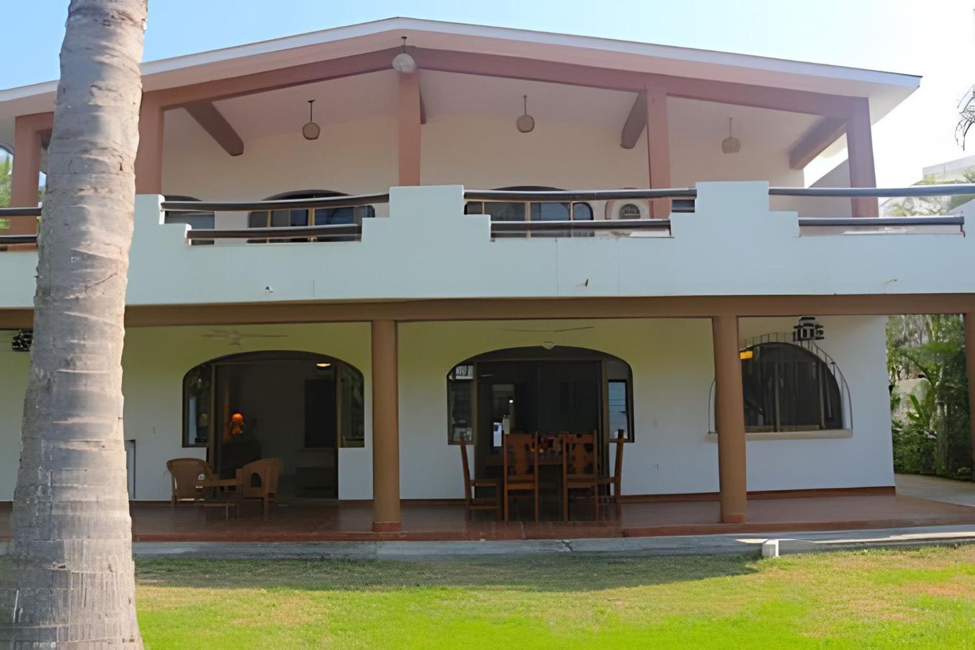 Casa De Abuelos Con Jardin Y Vista Al Canal Сasa de vacaciones