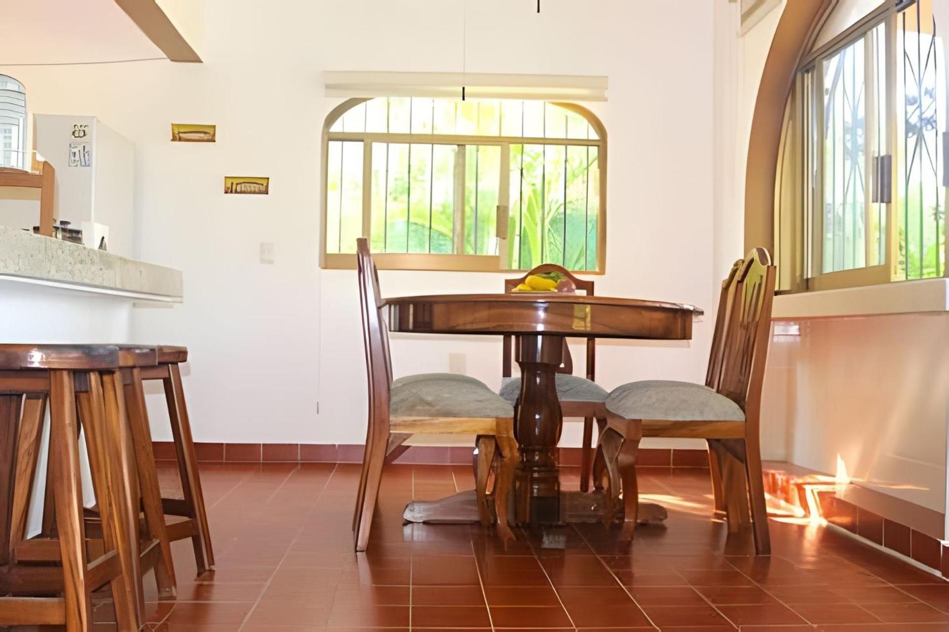 Сasa de vacaciones Casa De Abuelos Con Jardin Y Vista Al Canal *