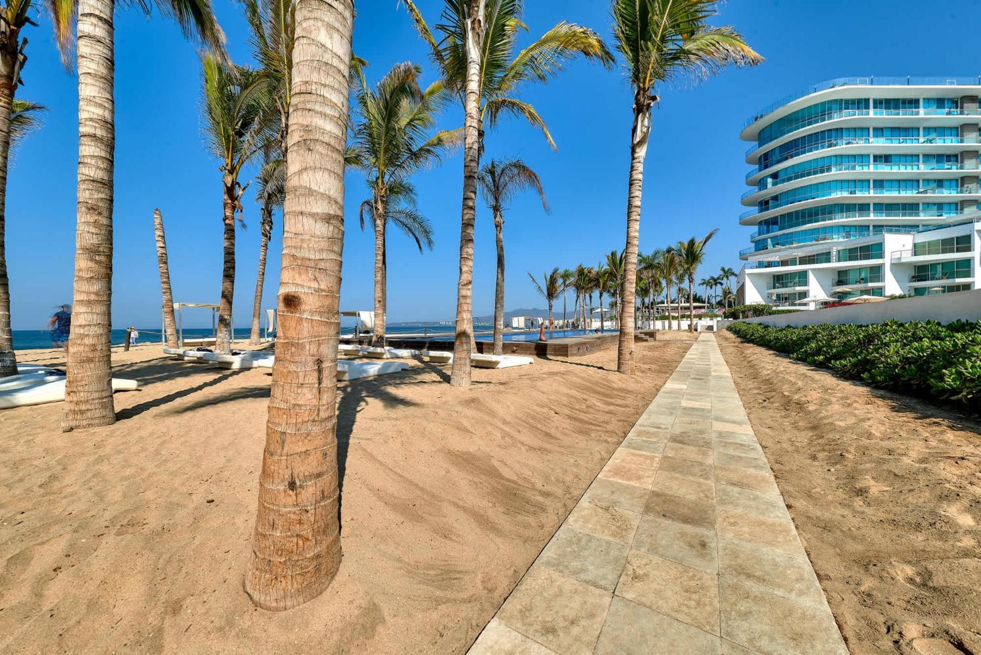 Apartamento Beachfront Duplex With Multiple Pools - Beachclub
