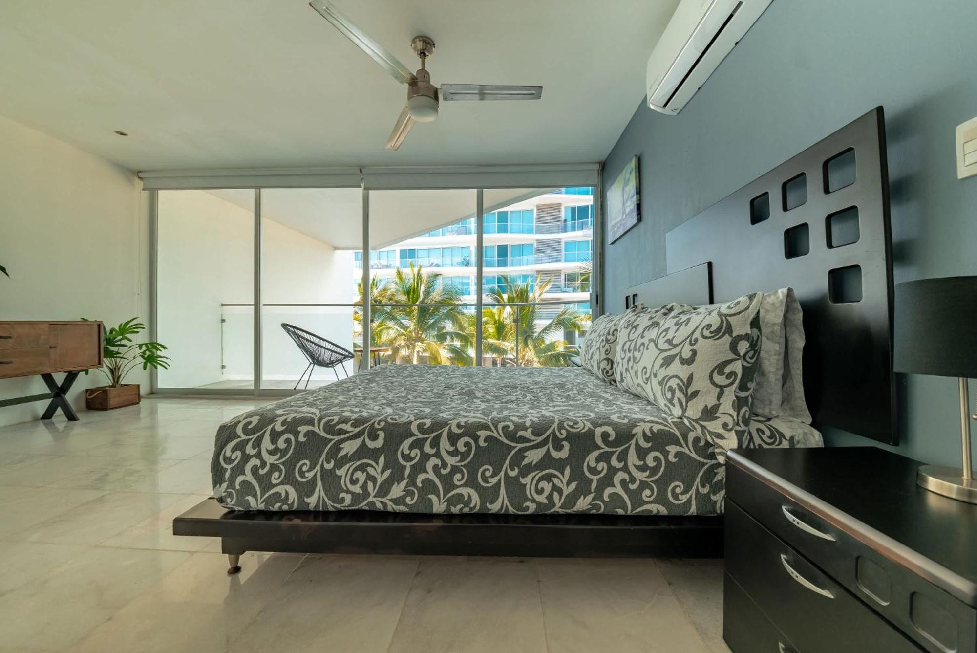 Beachfront Duplex With Multiple Pools - Beachclub