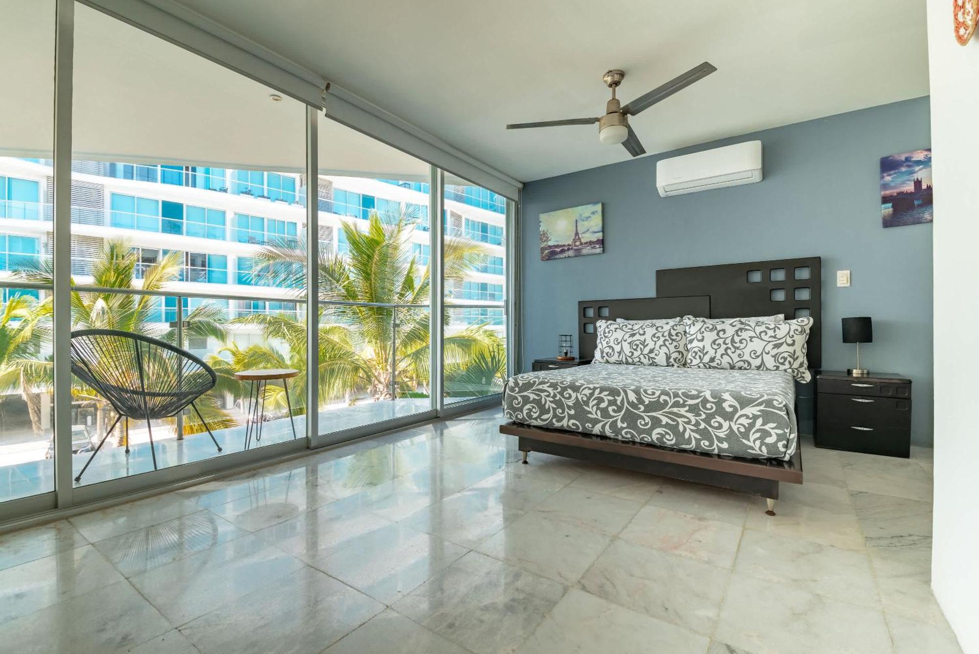 Beachfront Duplex With Multiple Pools - Beachclub Apartamento