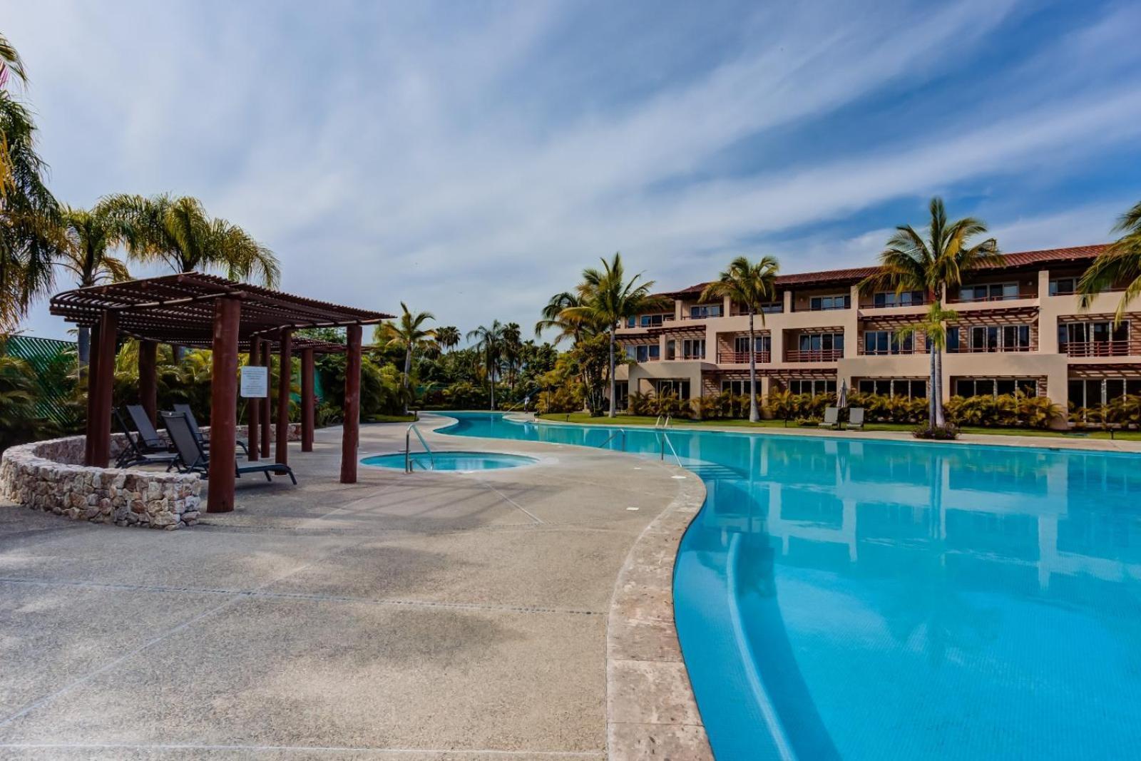El Tigre, Isla Palmares With Balcony & Shared Pool Nuevo Vallarta