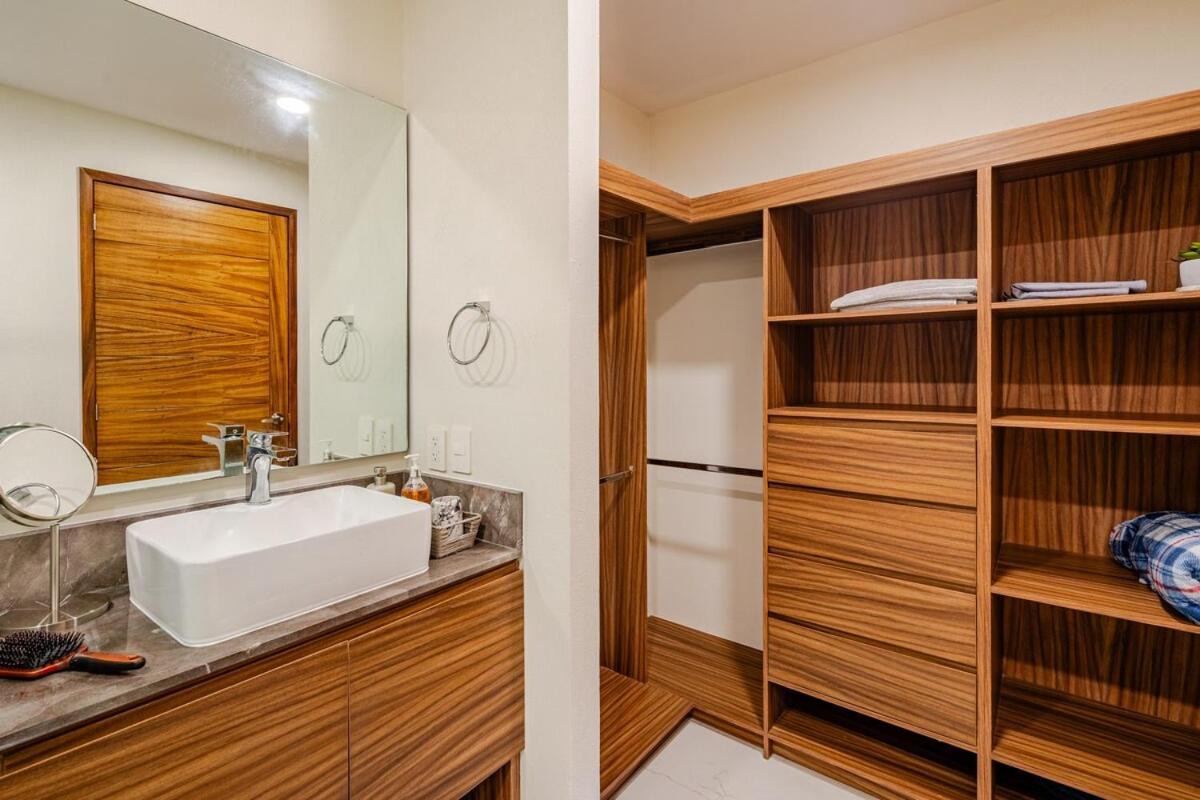 New Luxury In Exclusive Area!