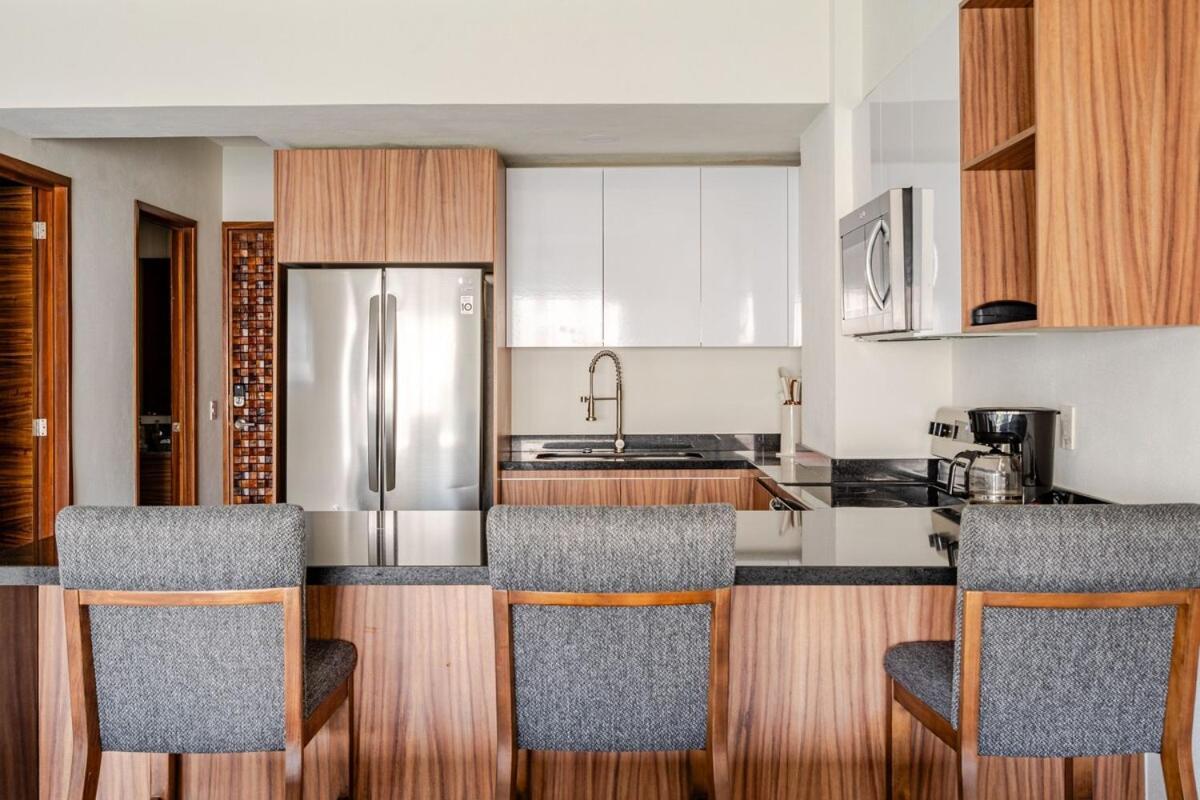 New Luxury In Exclusive Area!