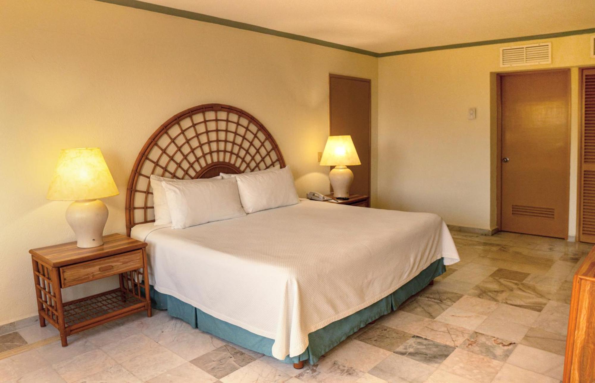 Samba Vallarta Hotel 4*