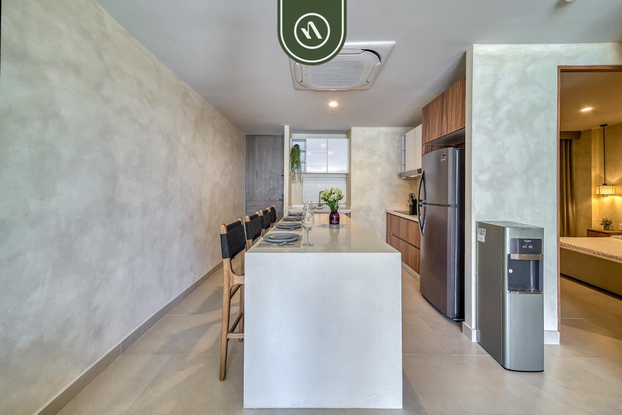 Luxury 2 Bedroom Near Beaches - Pools - Gym