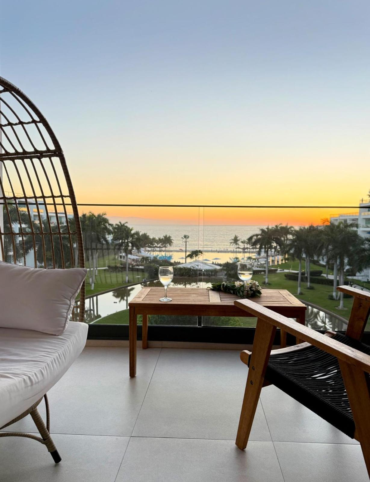 Restyle: Ocean Front + Pool Apartamento Nuevo Vallarta