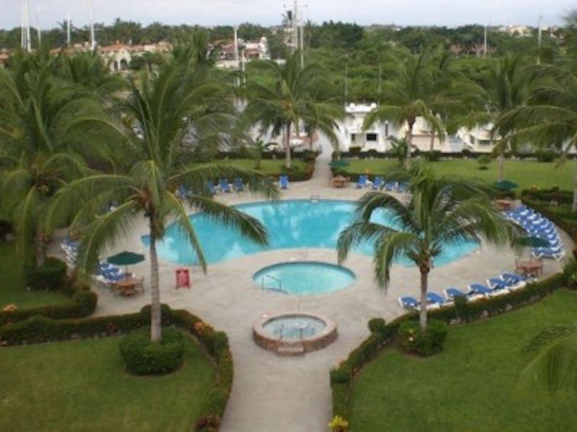 Unlimited Luxury - Gran Marina Nuevo Vallarta