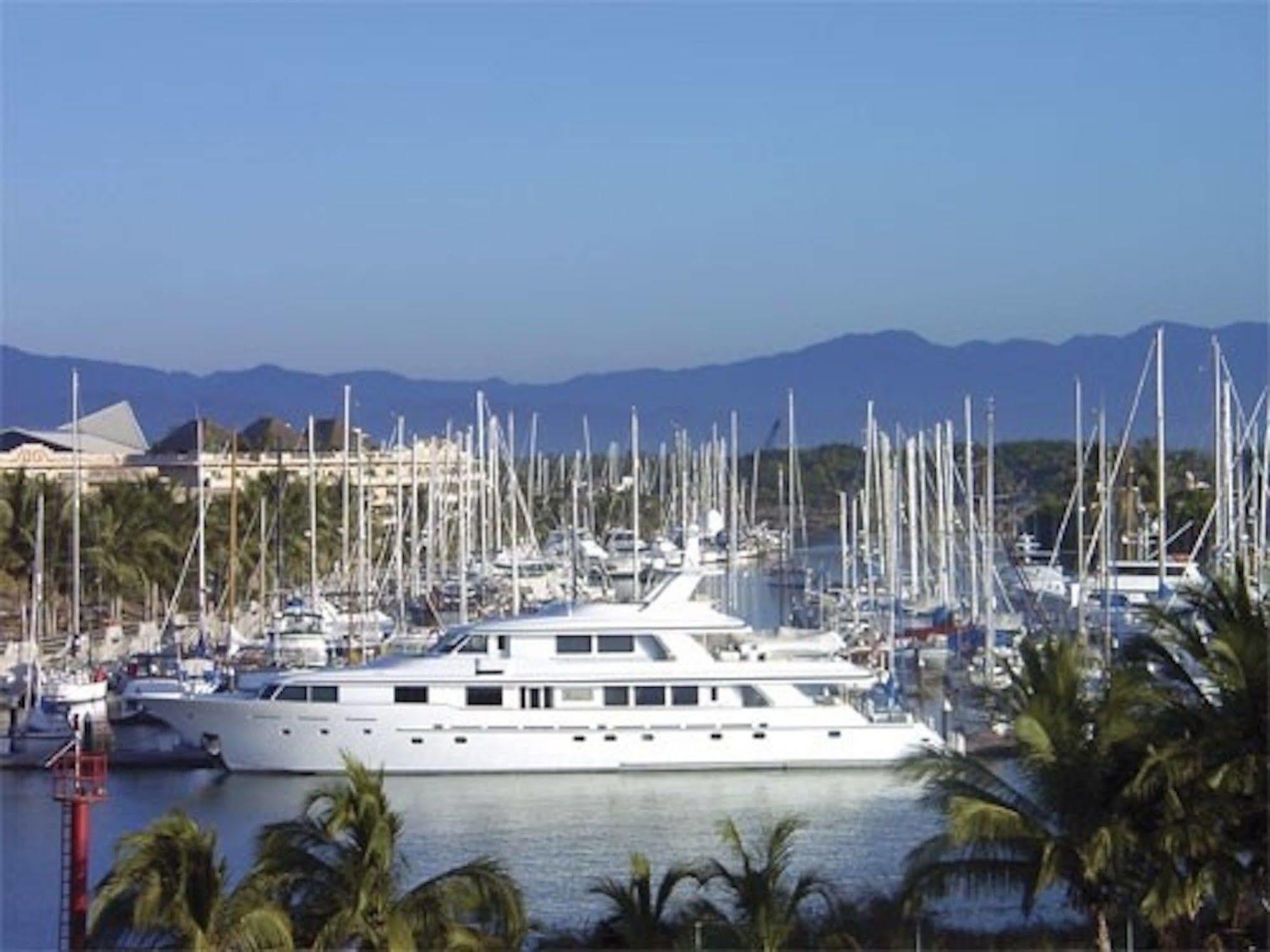 Unlimited Luxury - Gran Marina Hotel 5*