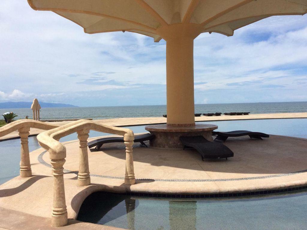 Quinta Del Mar Oceanfront Condo- Penthouse With Roof Top Patio