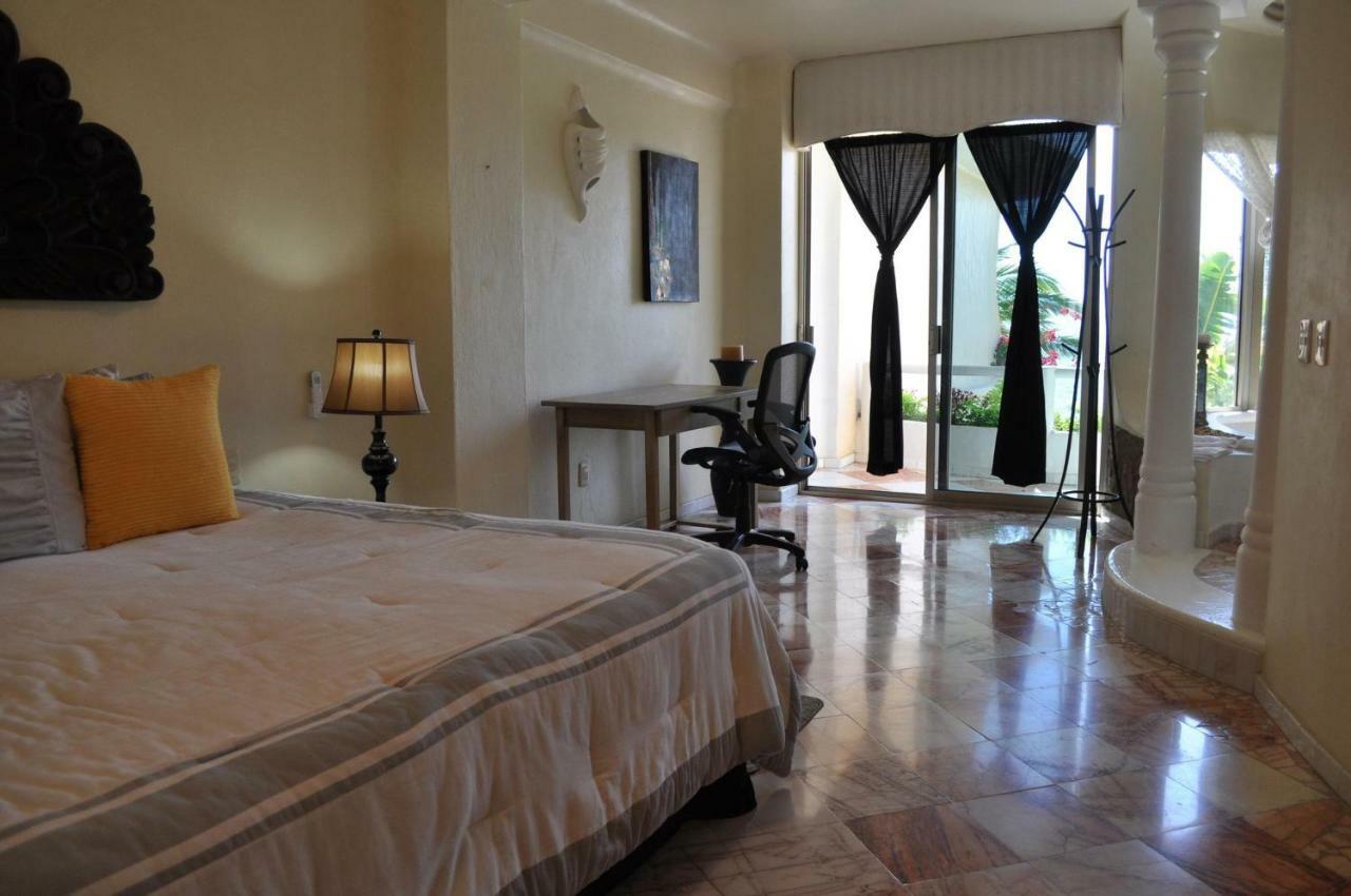 Holiday home Quinta Del Mar Oceanfront Condo- Penthouse With Roof Top Patio