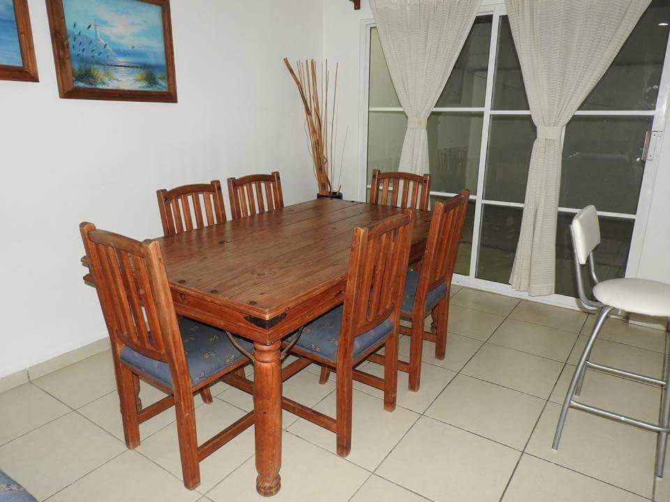 Casa Neptuno Holiday home *