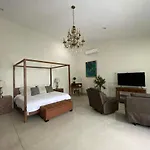 Villas Parota Inn