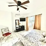 Casa Con Piscina Cerca De Playa