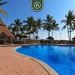 Amazing Studio With Private Patio With Ocean View
