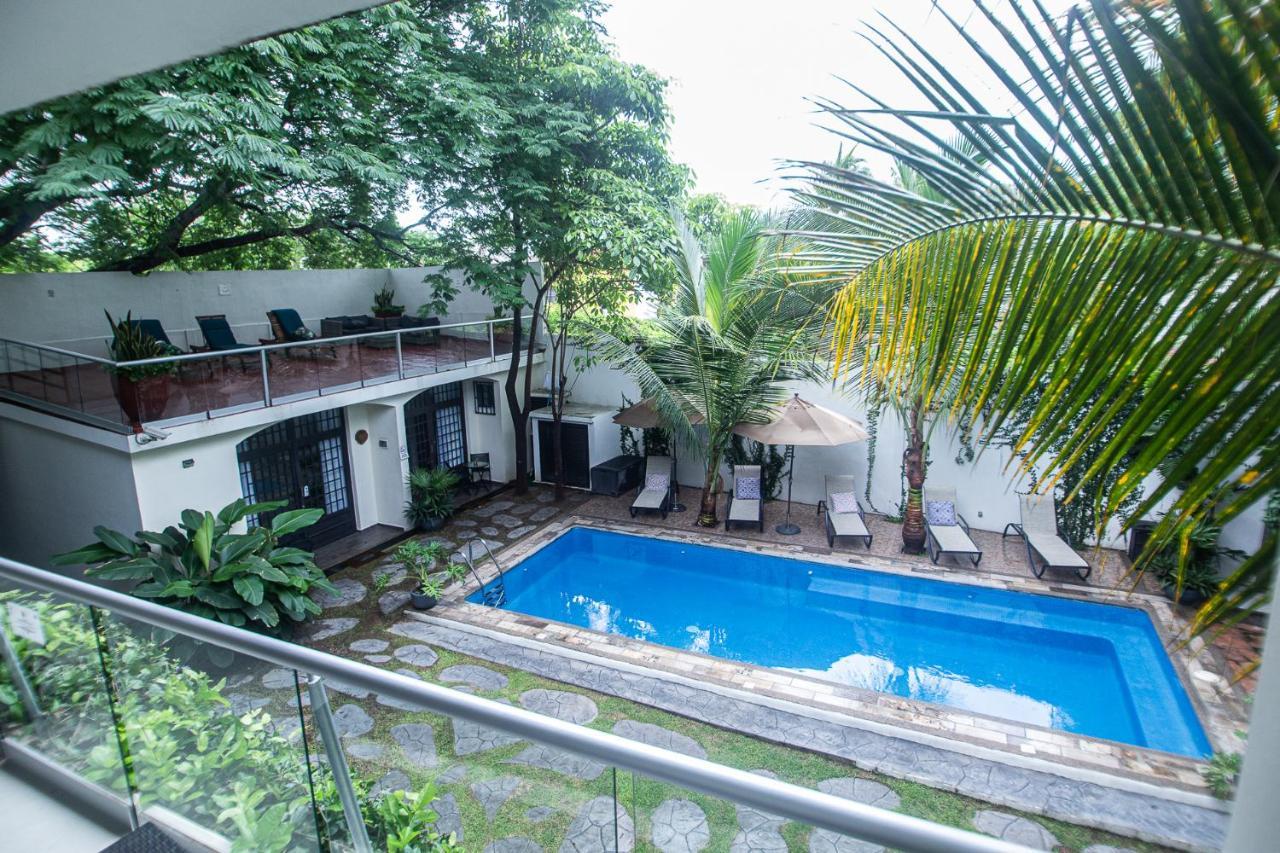 Inn Parota