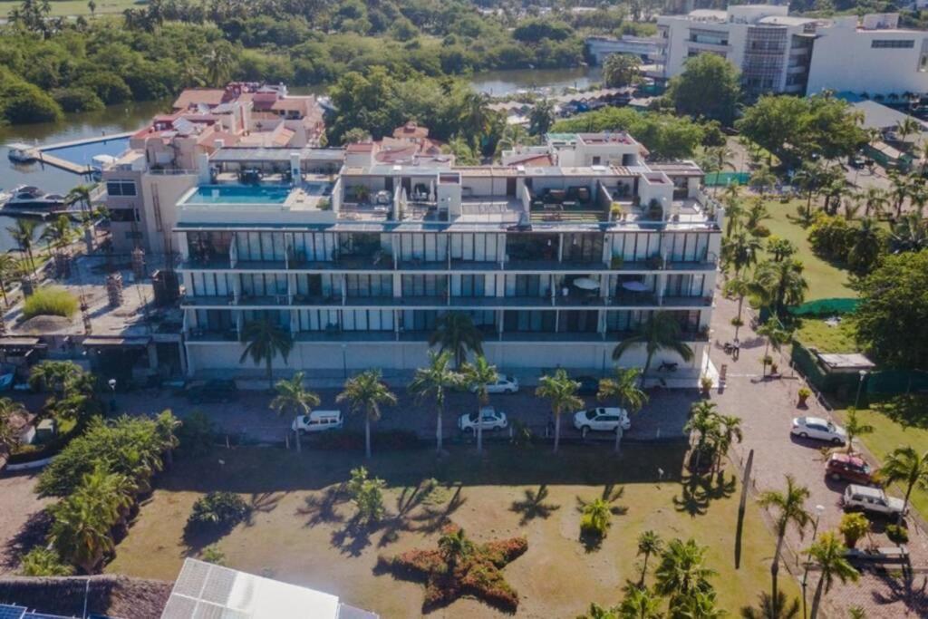 Modern Stylish Apt. Steps Away From The Nuevo Vallarta