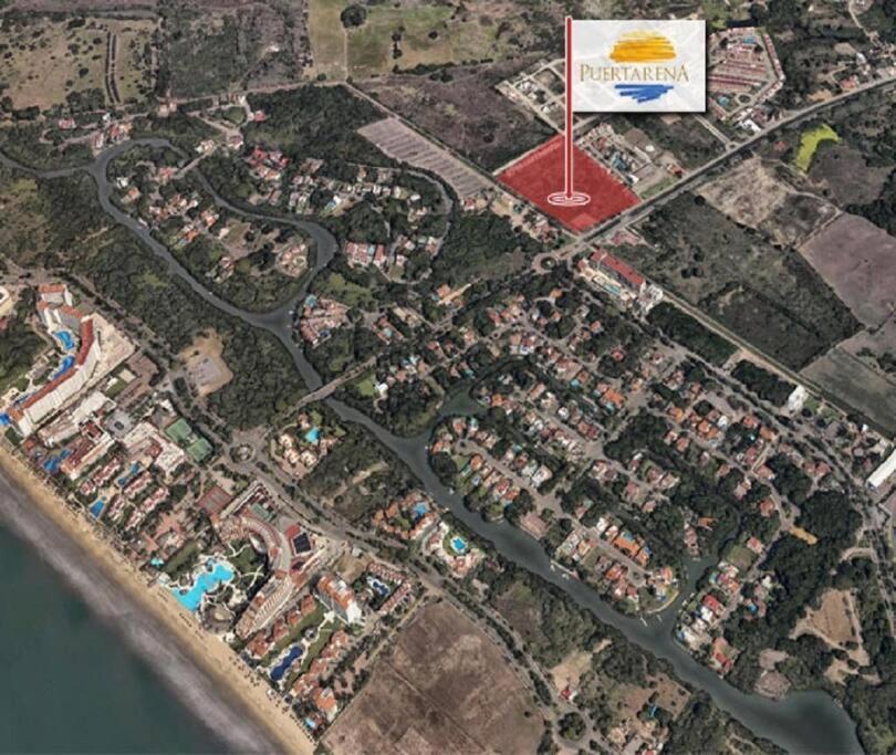 Lovely 2 Bedroom Pool Front *