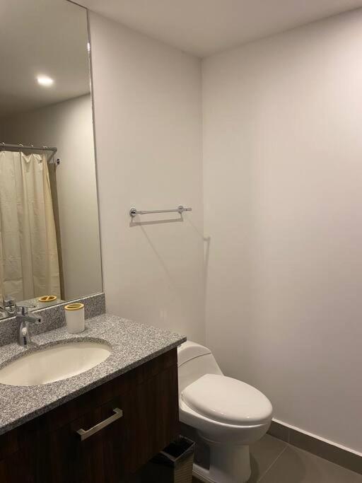 Apartamento Lovely 2 Bedroom Pool Front *