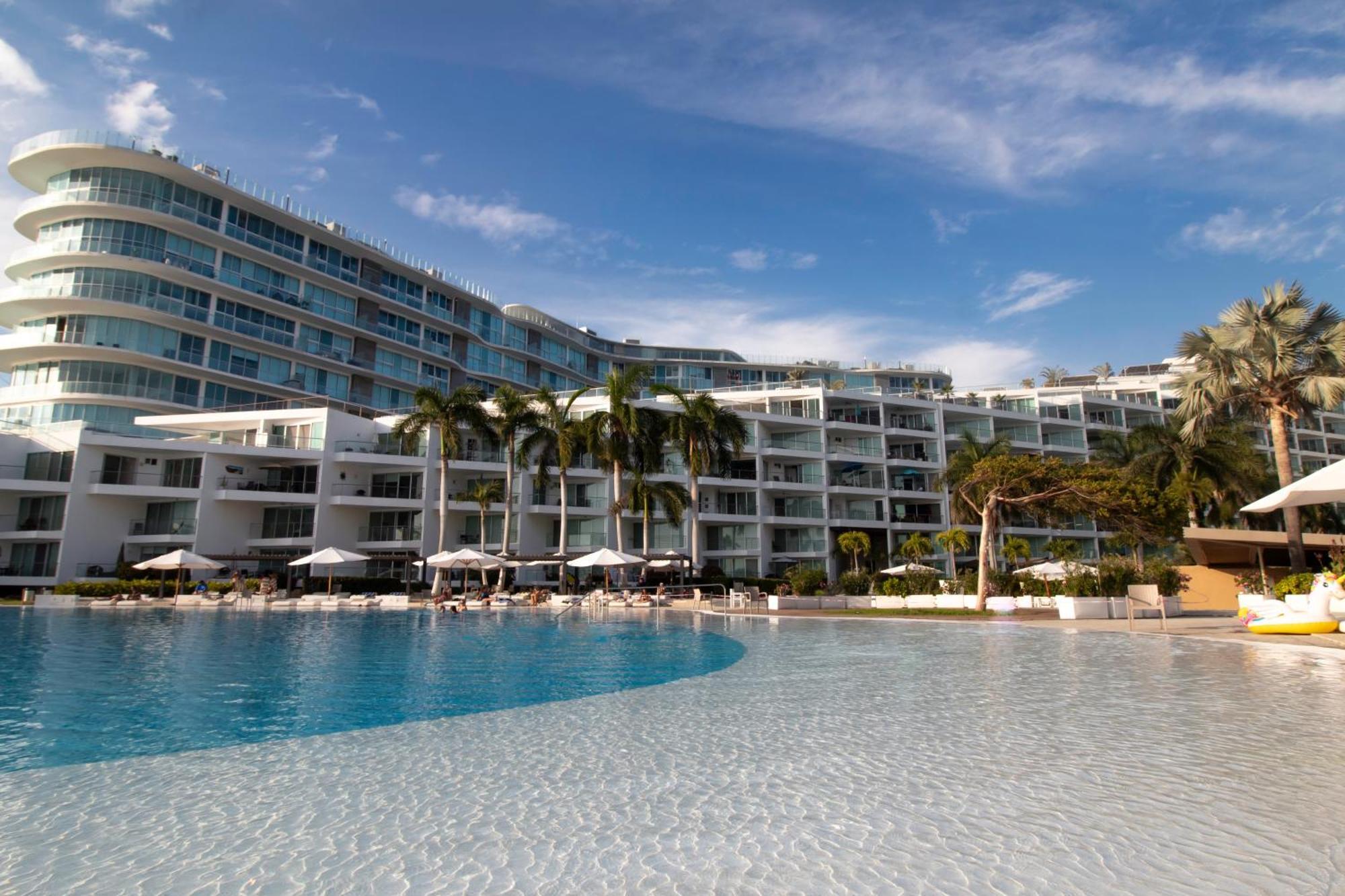 At Aria Pacific Ocean Apartahotel